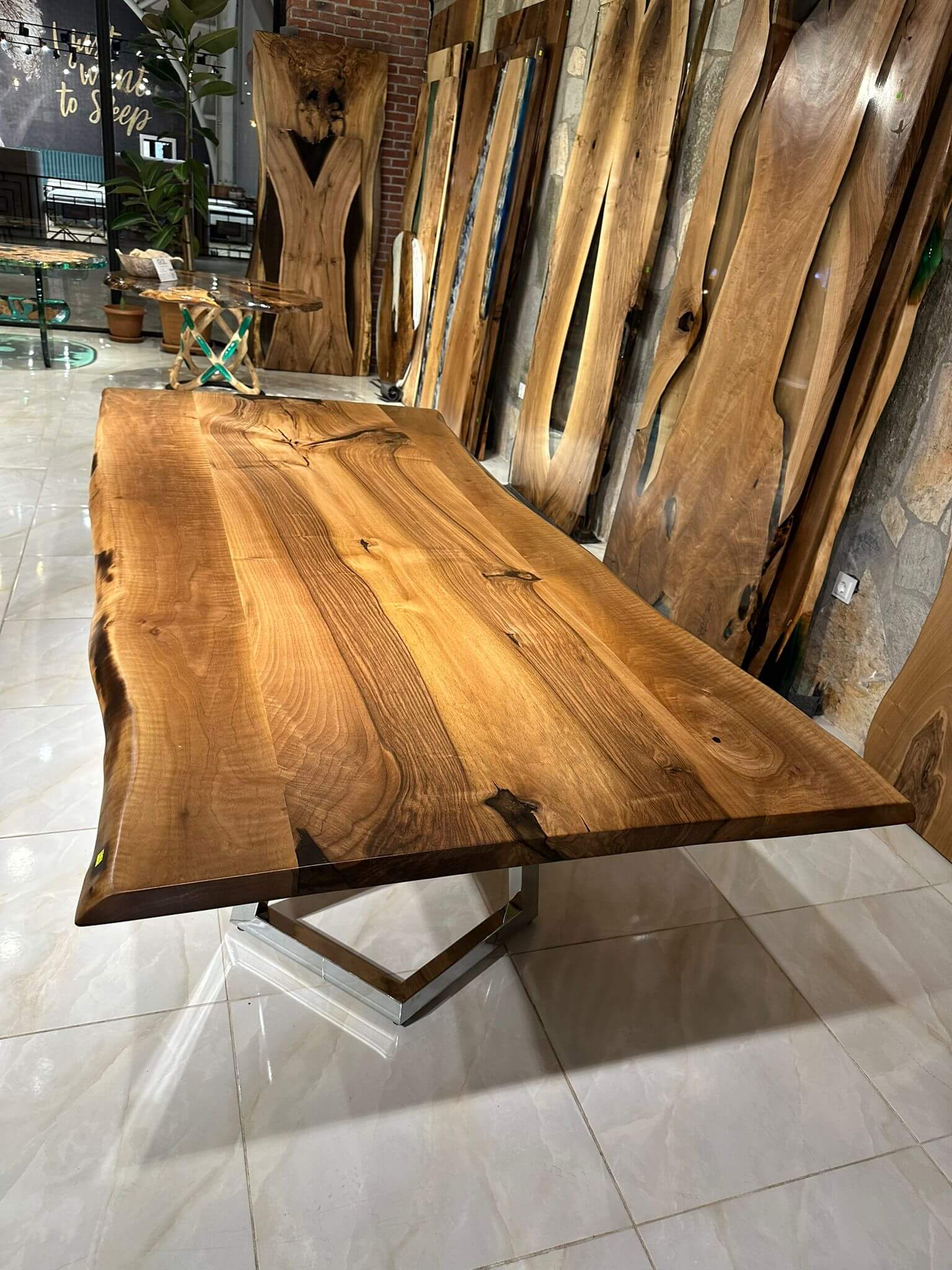 Walnut Table Btc 1131 – Gul Natural