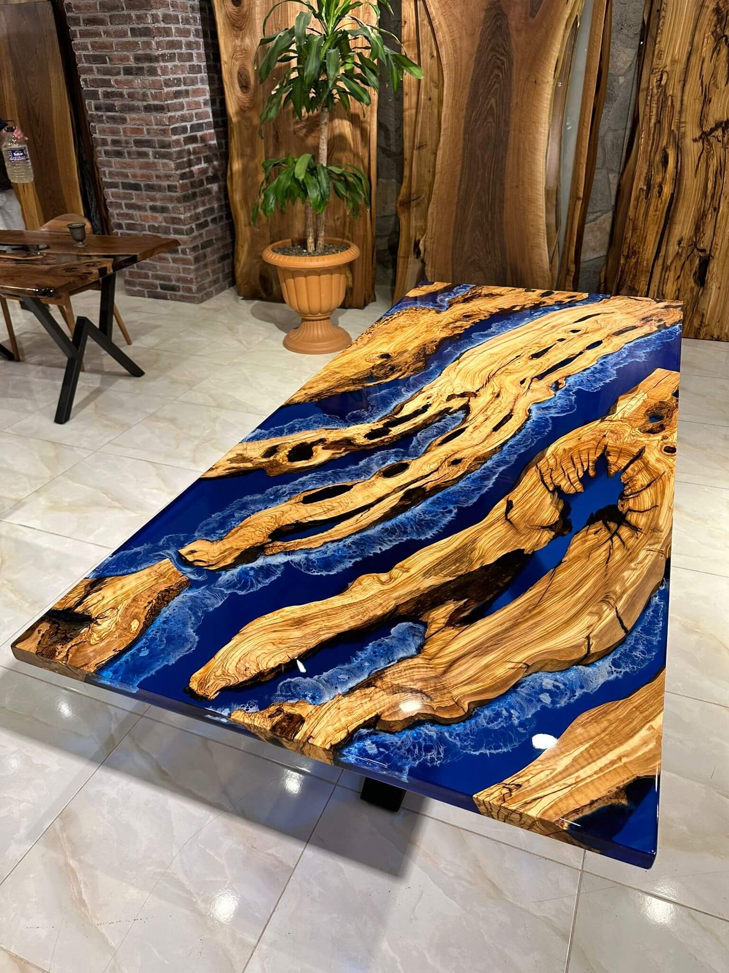 Custom Blue Epoxy Resin Olive Wood Dining Table Gul Natural