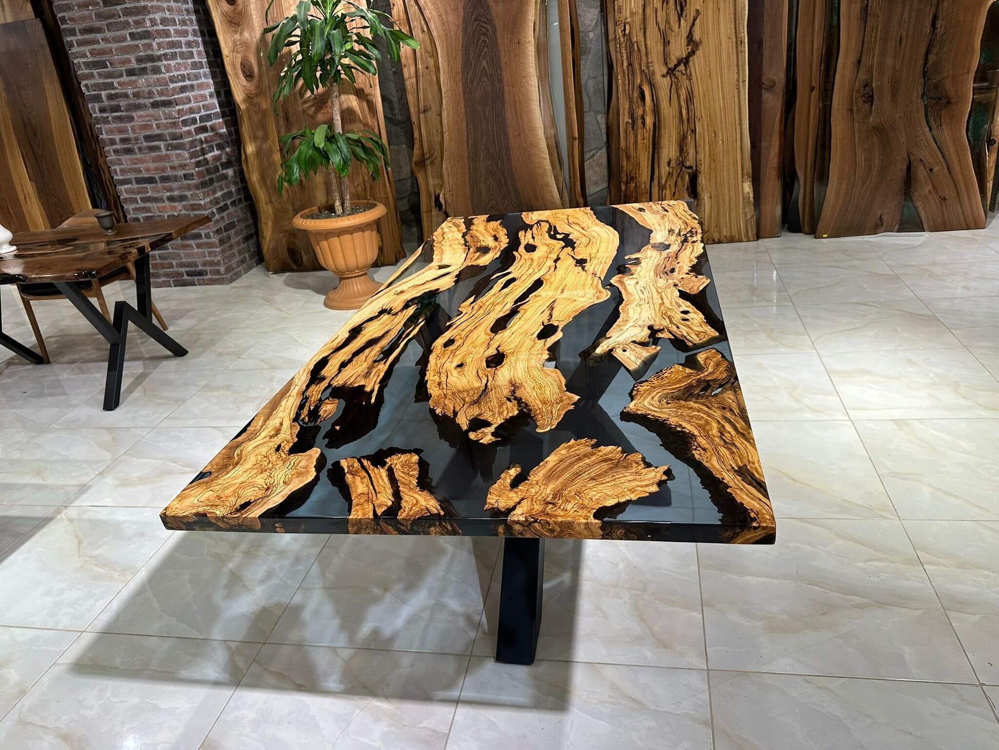 Customized Olive Wood Epoxy Resin Table Gul Natural