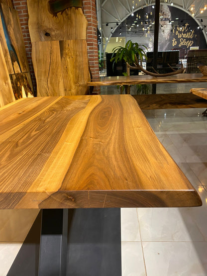 Walnut Table Btc 0250