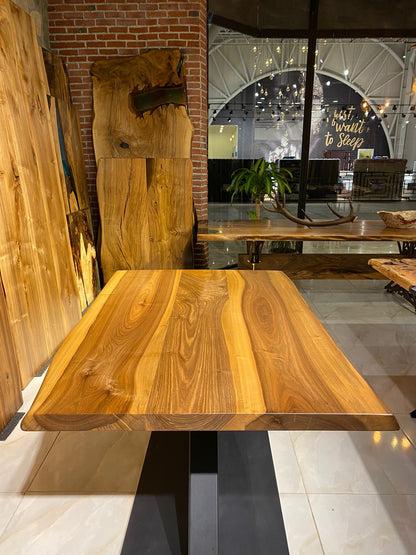 Walnut Table Btc 0250