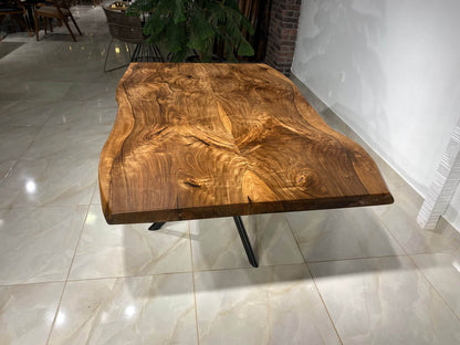 Walnut Table Btc 1006