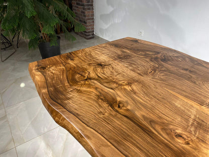 Walnut Table Btc 1006