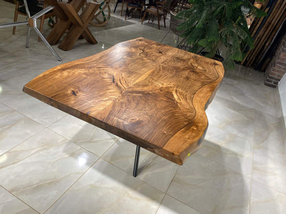 Walnut Table Btc 1006