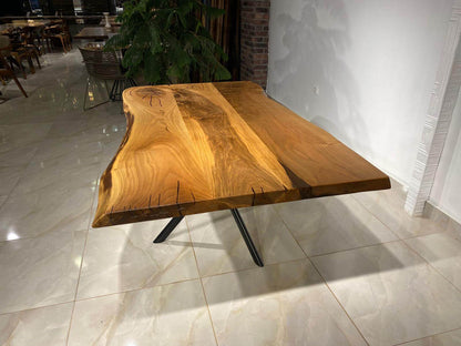 Walnut Table Btc 1013