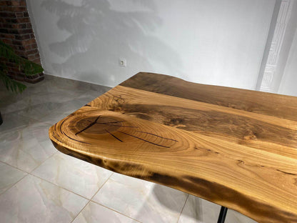 Walnut Table Btc 1013