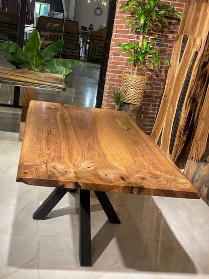 Walnut Table Btc 1015