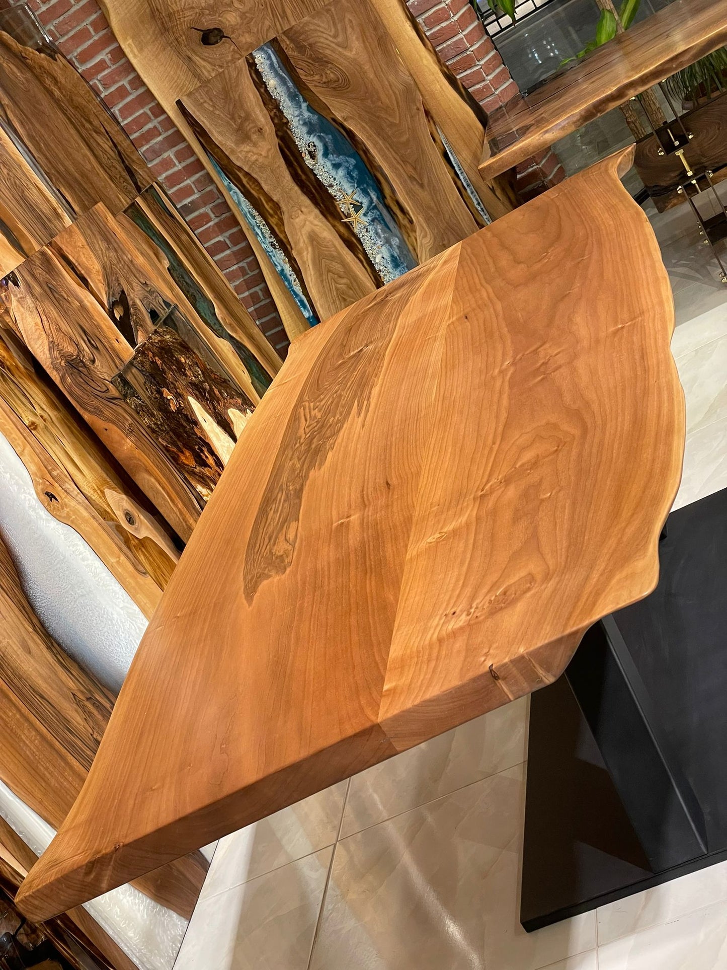 Walnut Table Btc 1023