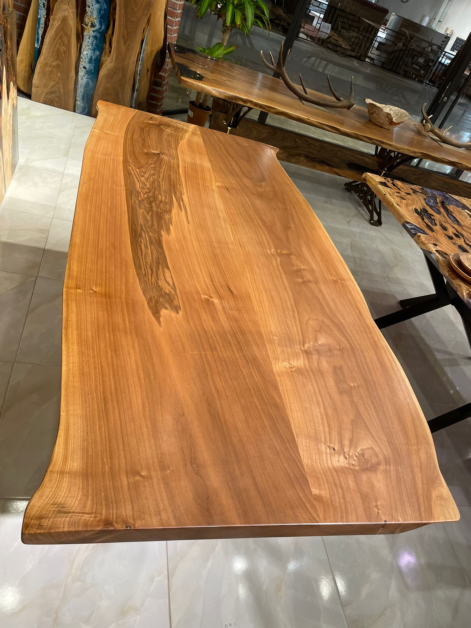 Walnut Table Btc 1023