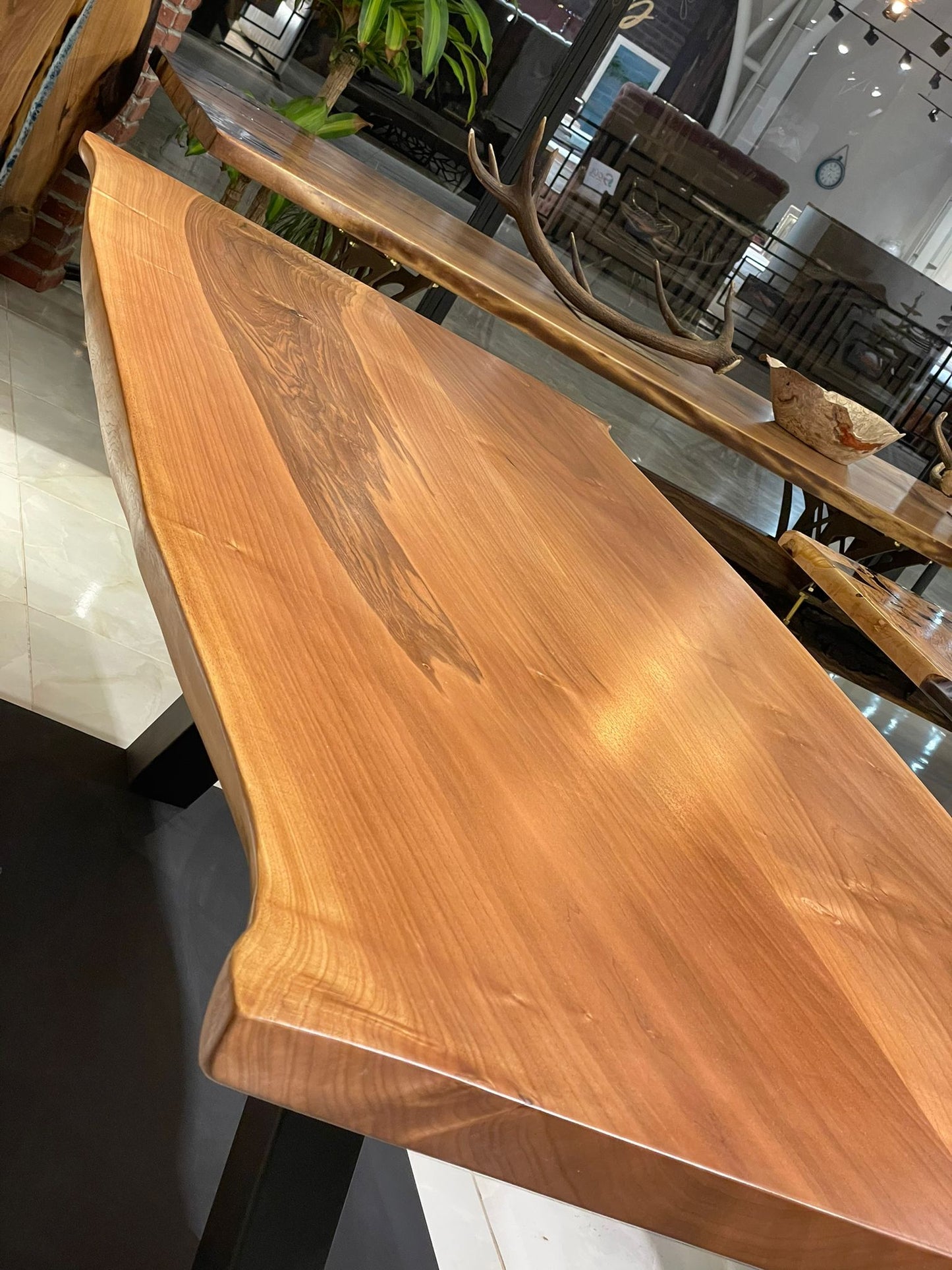 Walnut Table Btc 1023