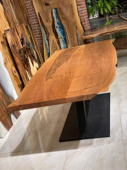 Walnut Table Btc 1023