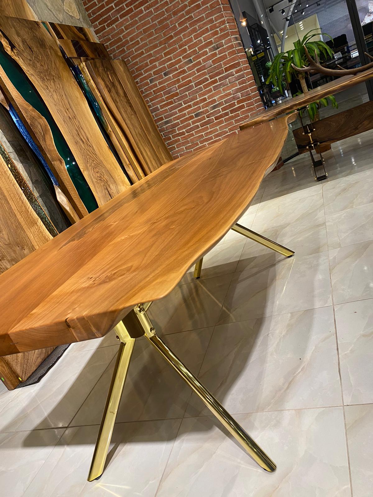 Walnut Table Btc 1023