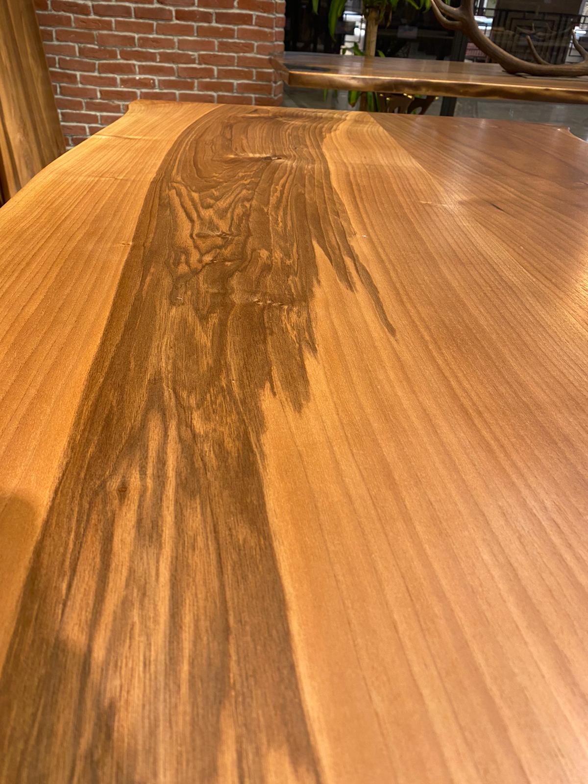 Walnut Table Btc 1023