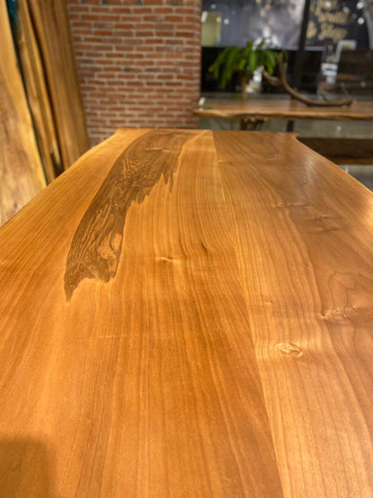 Walnut Table Btc 1023