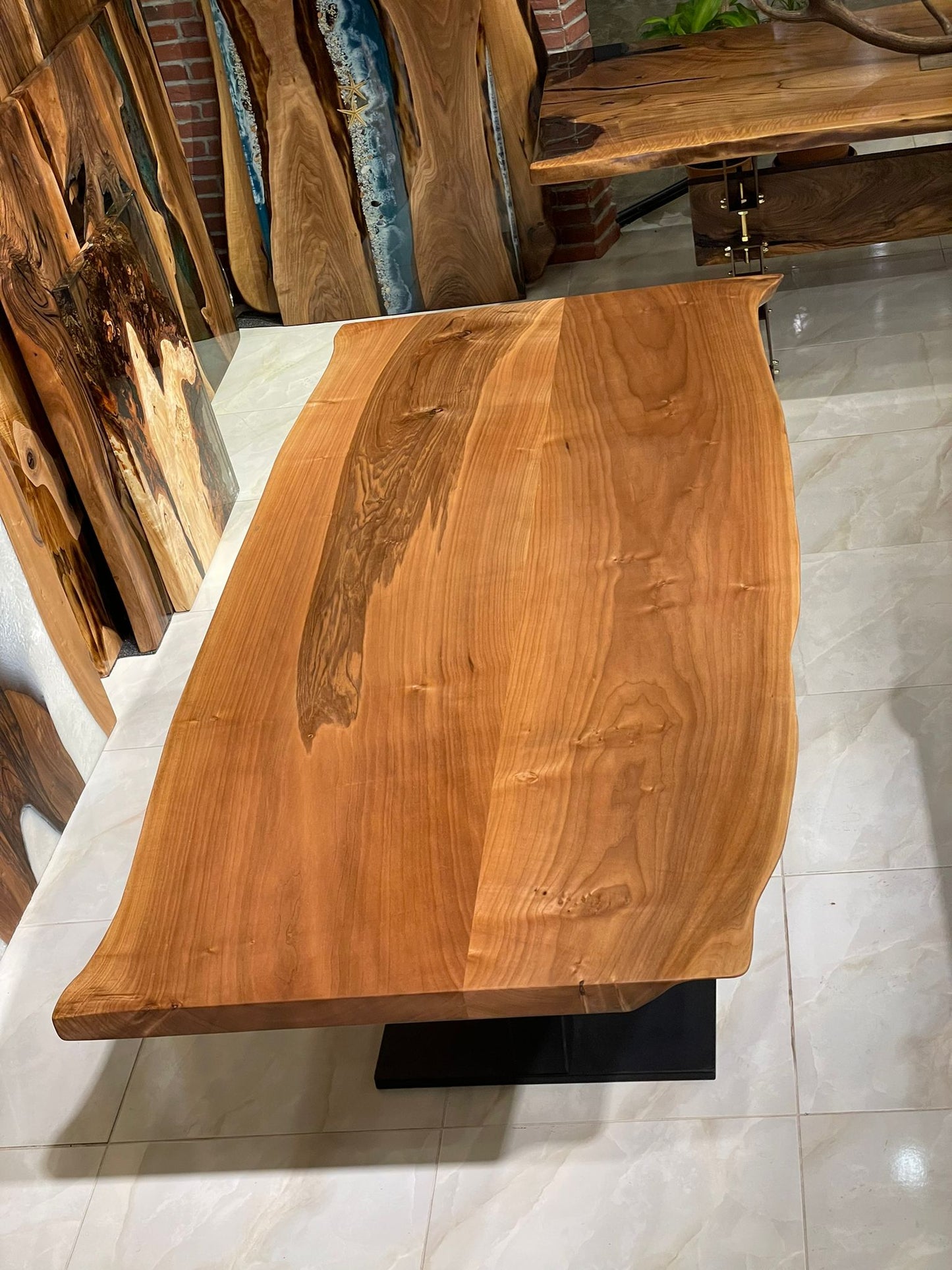 Walnut Table Btc 1023