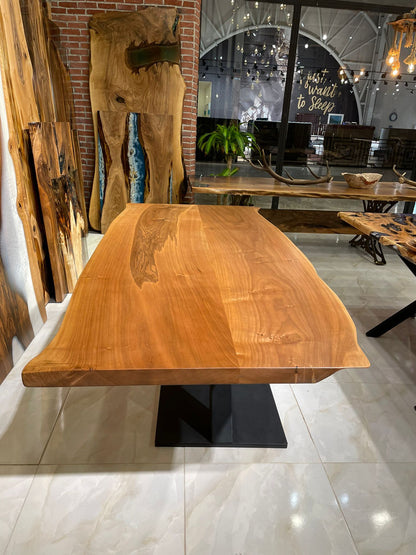 Walnut Table Btc 1023