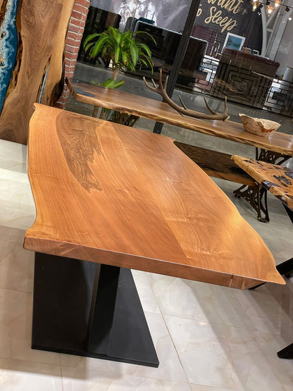 Walnut Table Btc 1023