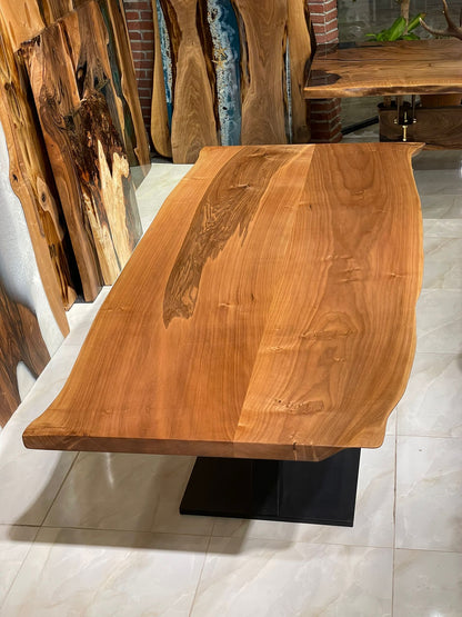 Walnut Table Btc 1023