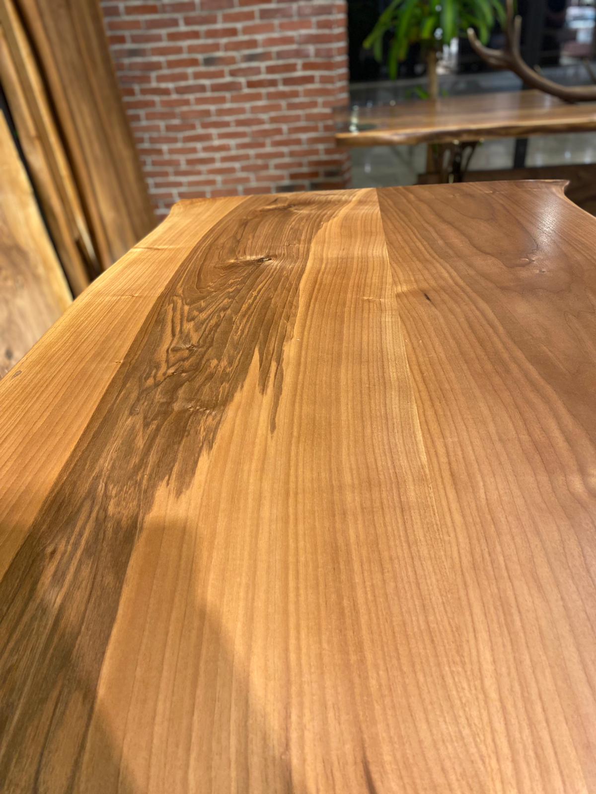 Walnut Table Btc 1023