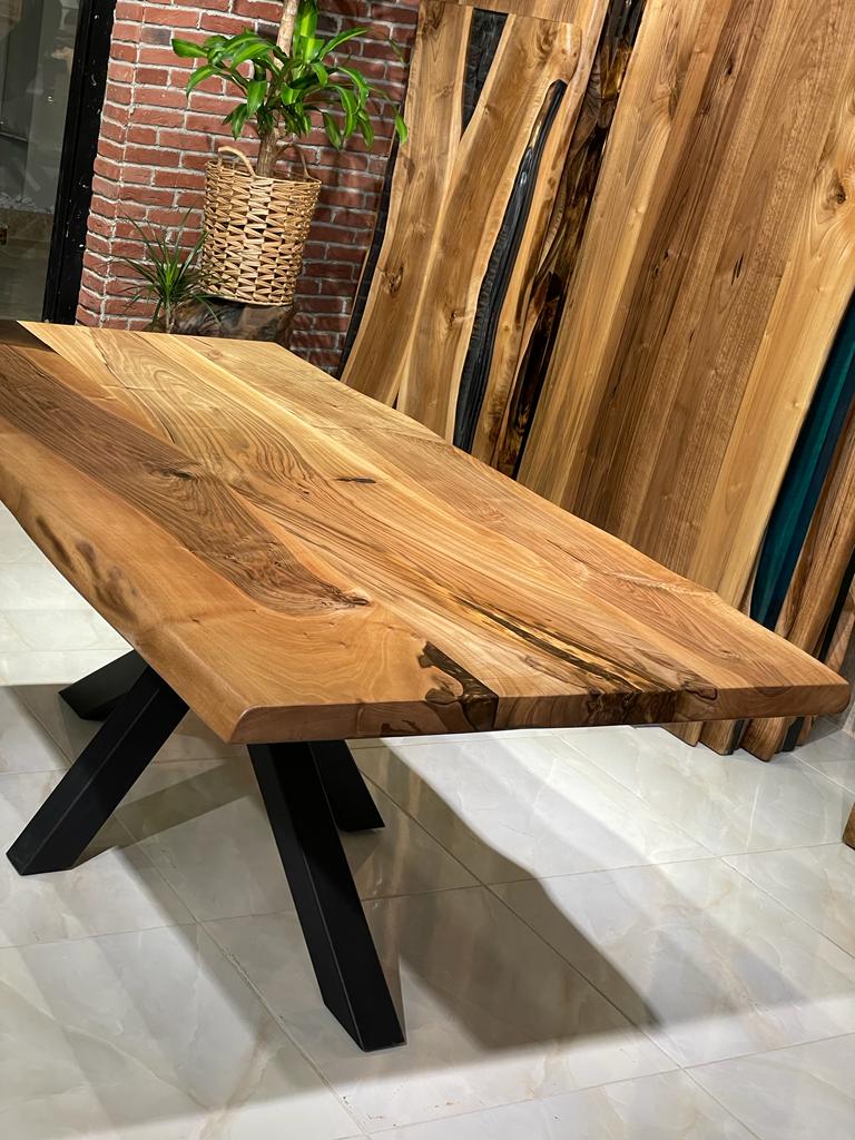 Walnut Table Btc 1027