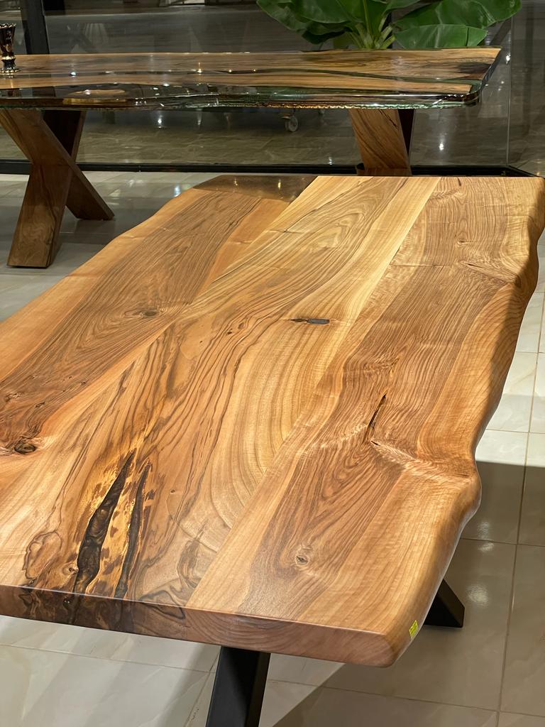 Walnut Table Btc 1027