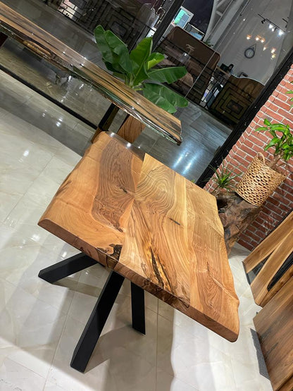 Walnut Table Btc 1027