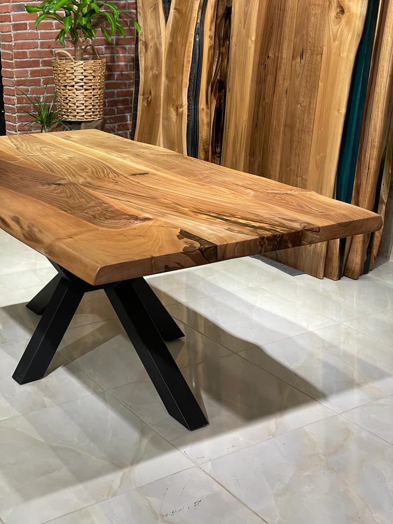 Walnut Table Btc 1027