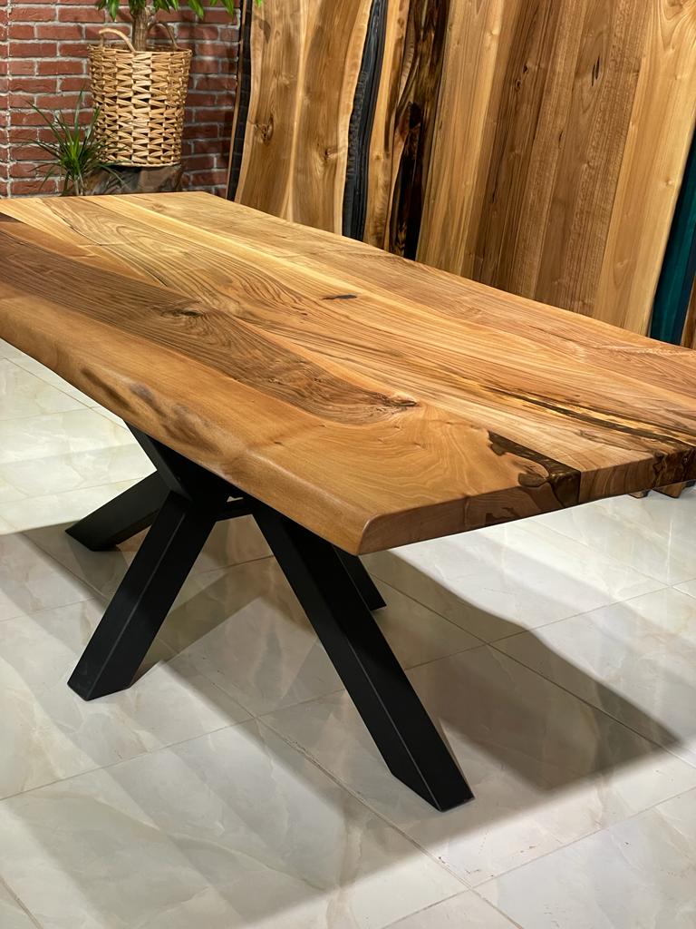 Walnut Table Btc 1027