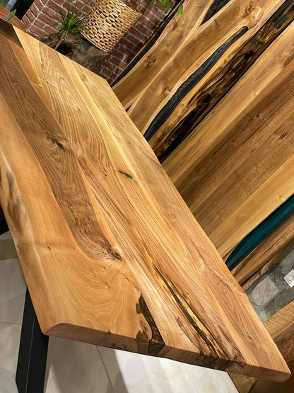 Walnut Table Btc 1027