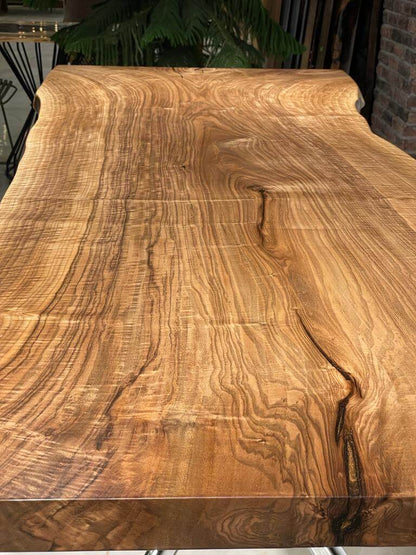 Walnut Table Btc 1030