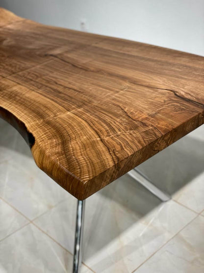 Walnut Table Btc 1030