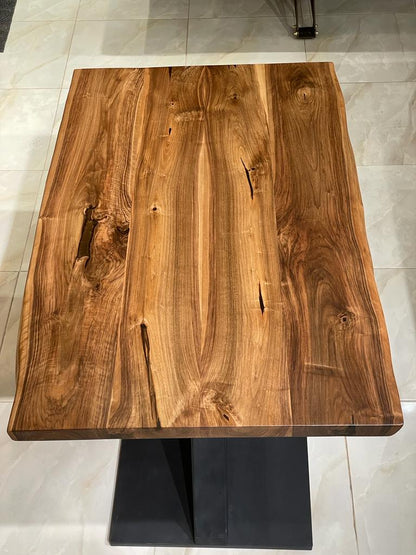 Walnut Table Btc 1033