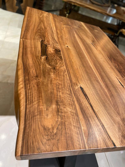 Walnut Table Btc 1033