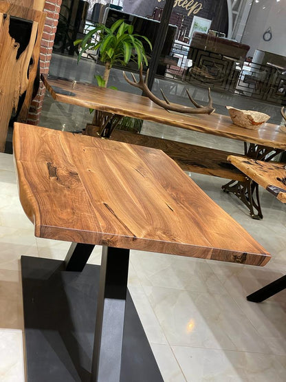 Walnut Table Btc 1033