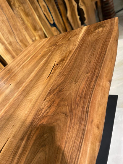 Walnut Table Btc 1033