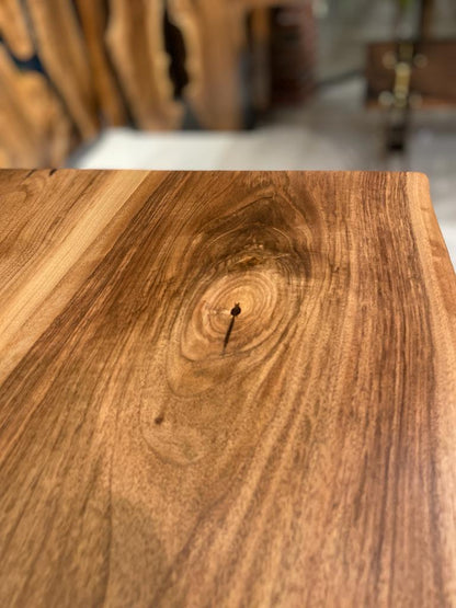 Walnut Table Btc 1033