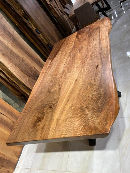 Walnut Table Btc 1035