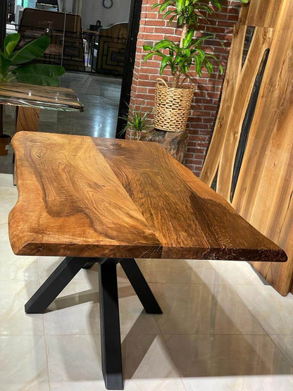 Walnut Table Btc 1035