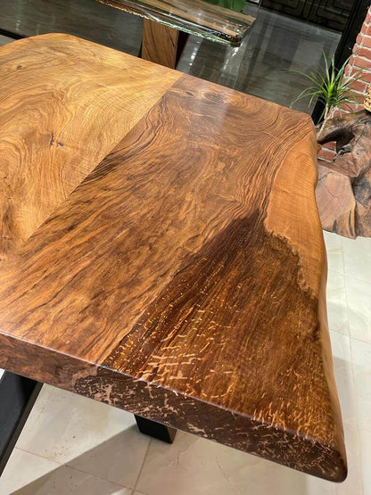 Walnut Table Btc 1035