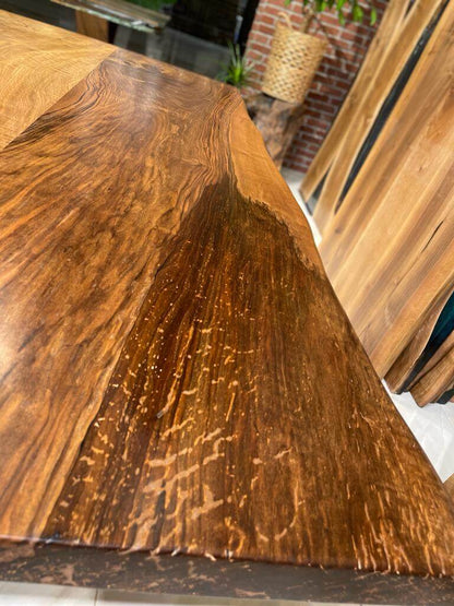 Walnut Table Btc 1035