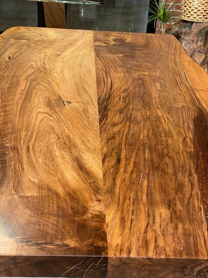 Walnut Table Btc 1035