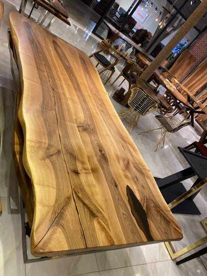 Walnut Table Btc 1038