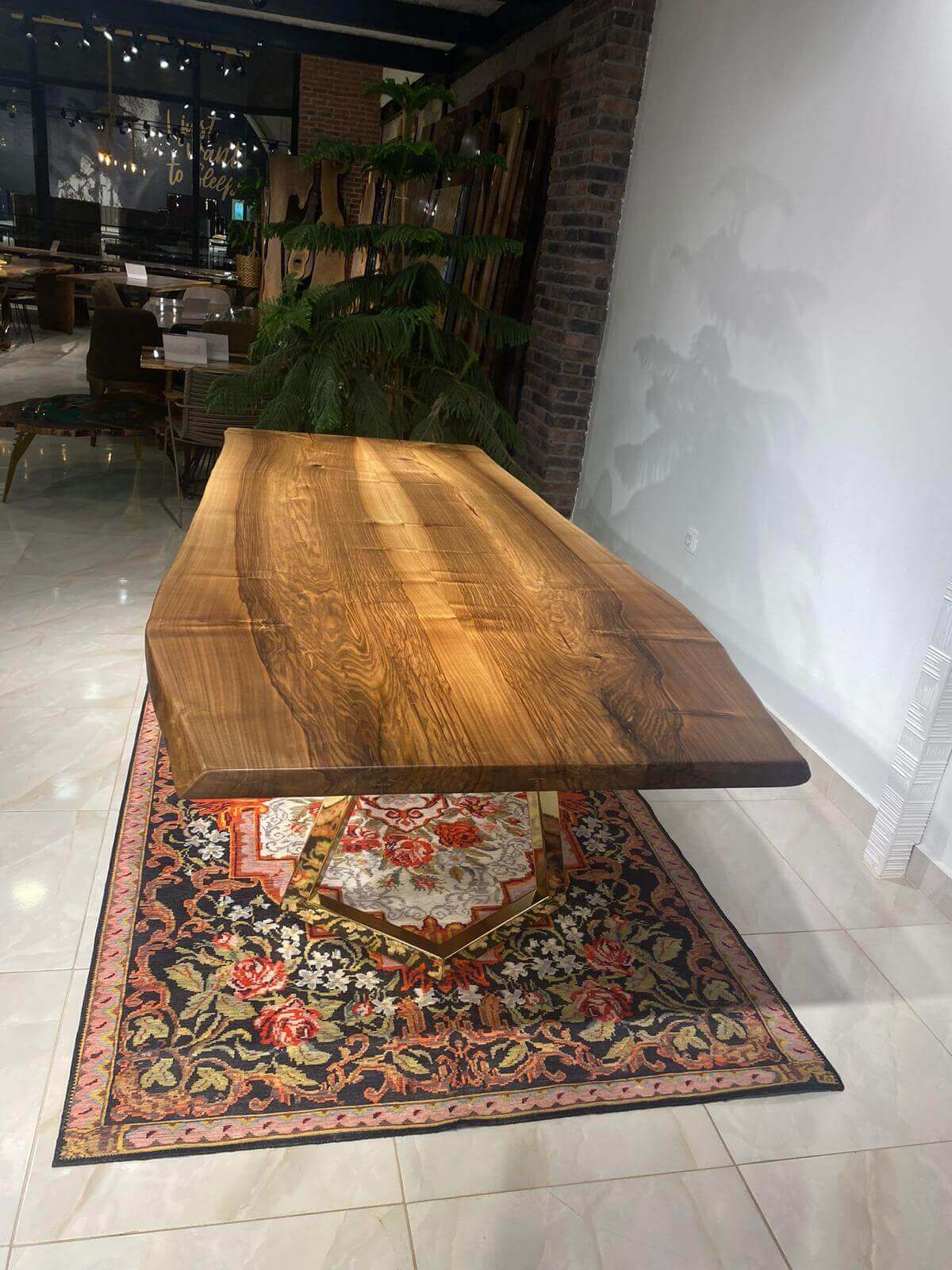 Walnut Table Btc 1042