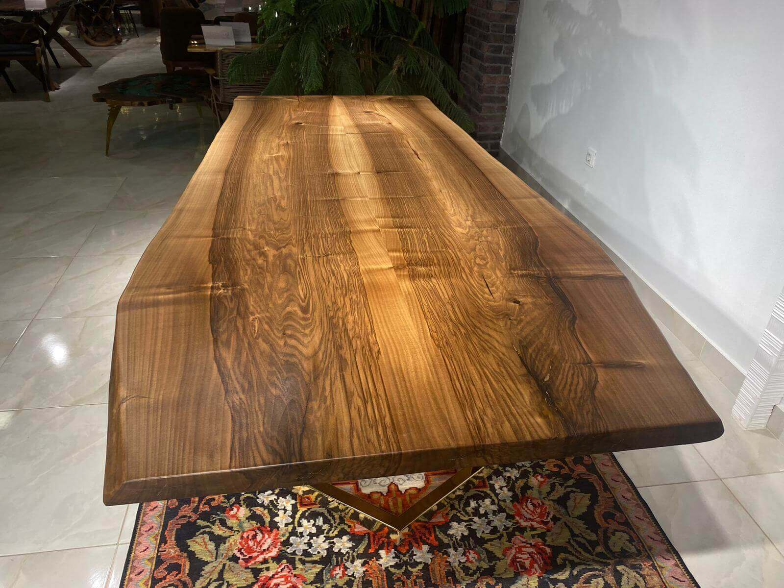 Walnut Table Btc 1042