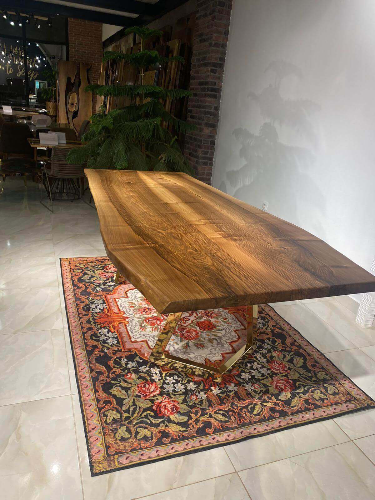 Walnut Table Btc 1042