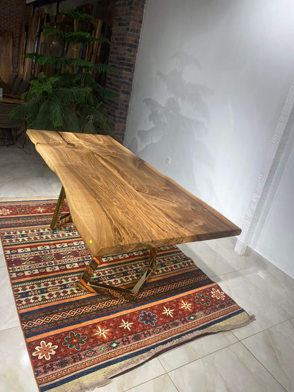 Walnut Table Btc 1051