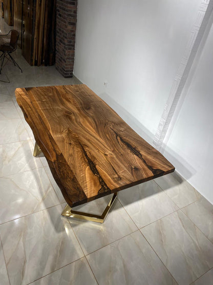 Walnut Table Btc 1059