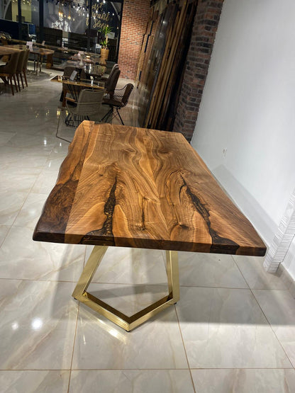 Walnut Table Btc 1059