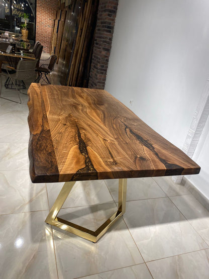 Walnut Table Btc 1059