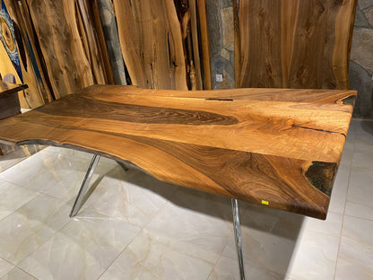 Walnut Table Btc 1067